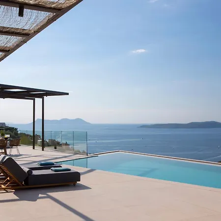 Alexandra Villa *