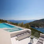 Alexandra Villa *